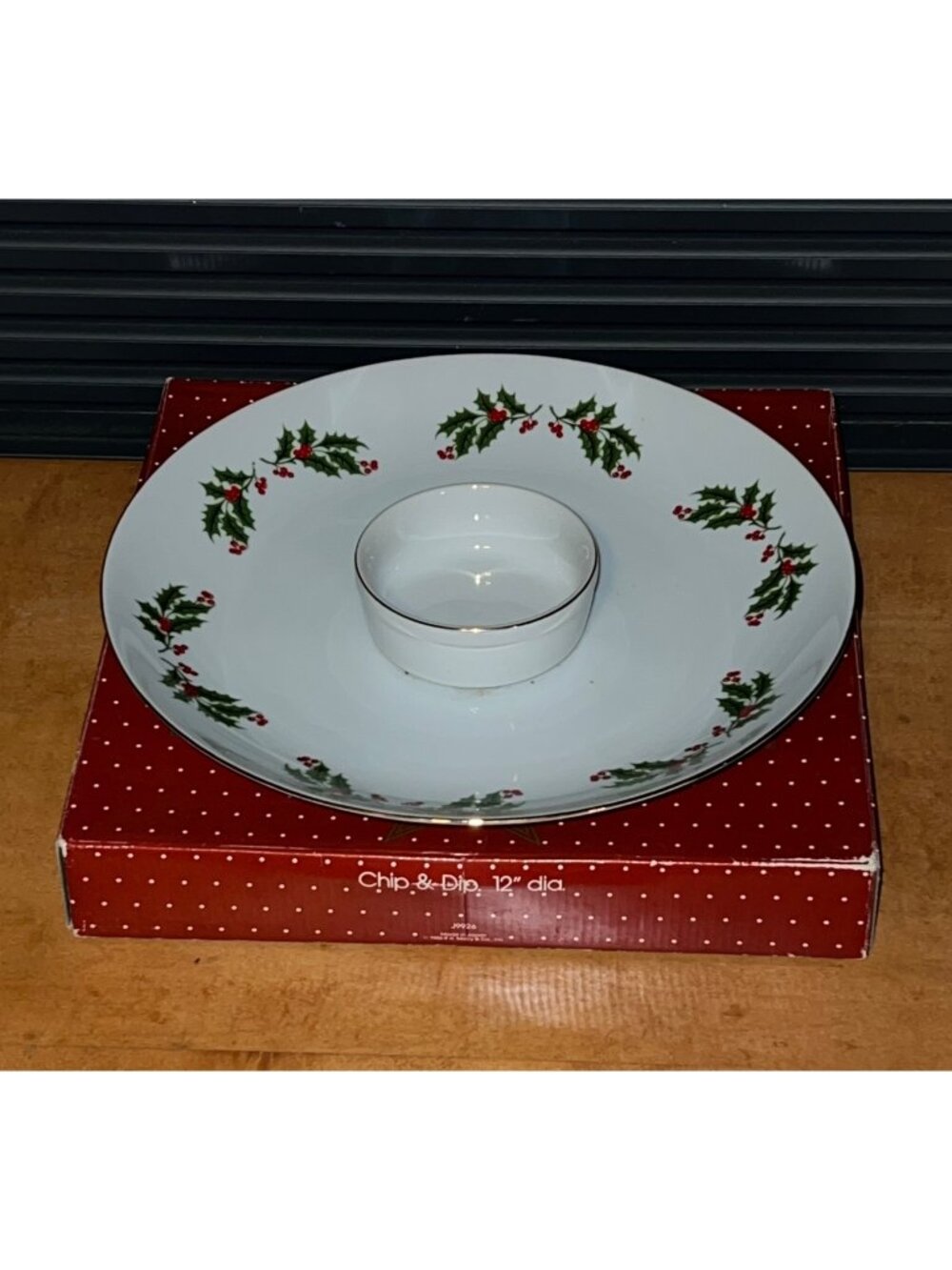 All The Trimmings Christmas Chip & Dip‎ 12" Porcelain Plate Holly R.H. Macy & Co